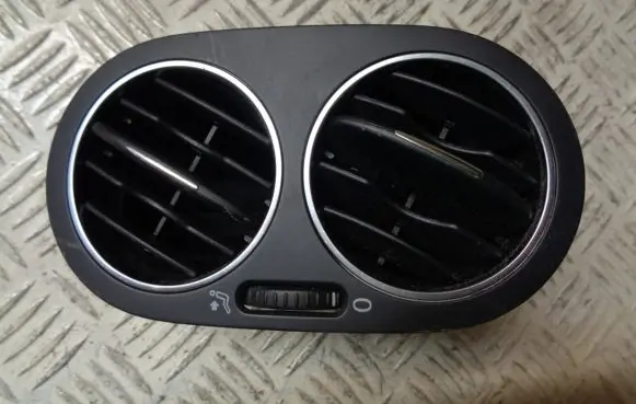 Volkswagen Golf Plus Dashboard side air vent grill/cover trim 5M0819710 5M0819759