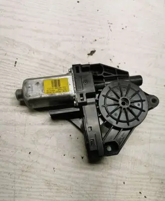 Volvo S60 Front door window regulator motor WR12718 120725 966268103