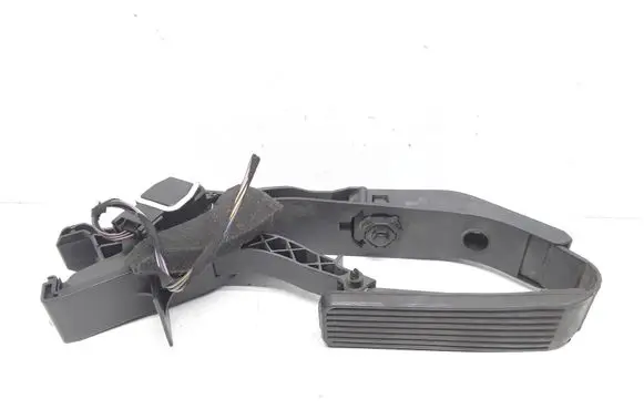 Mercedes-Benz CLK A209 C209 Accelerator throttle pedal A2113000804
