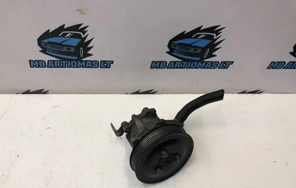 BMW X1 E84 Power steering pump 678045902