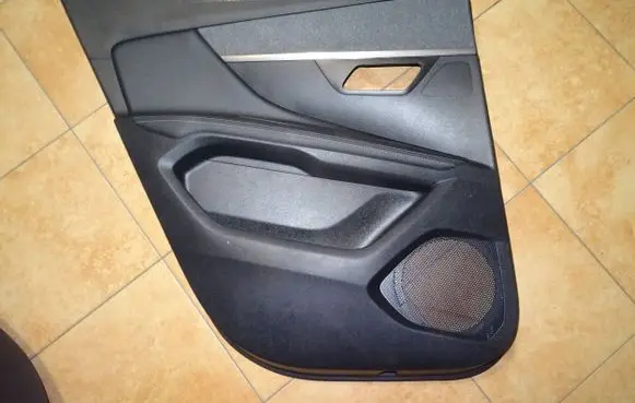 Peugeot 3008 II Coupe rear side trim panel 