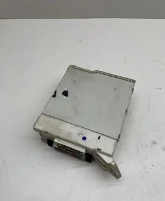 Lexus IS 220D-250-350 Fuse module 8273053050