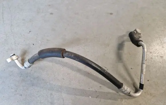 Mitsubishi L200 Air conditioning (A/C) pipe/hose