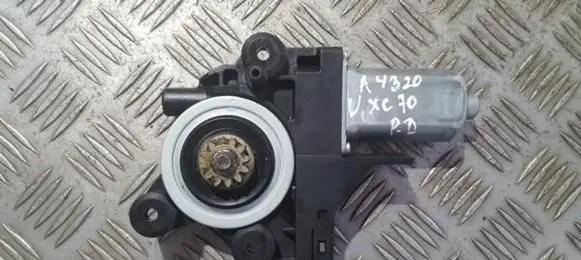 Volvo XC70 Front door window regulator motor 970714102 120105