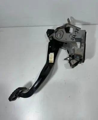 Hyundai i30 Clutch pedal 328023X120