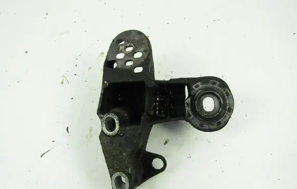 Audi A4 S4 B7 8E 8H Engine mounting bracket 