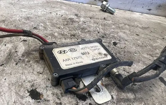 Hyundai Sonata Aerial antenna amplifier 962703K001