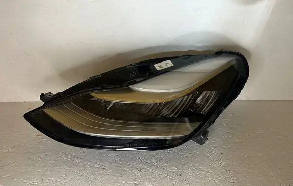 Tesla Model 3 Headlight/headlamp 1077375-00-C L90137042 107737500D