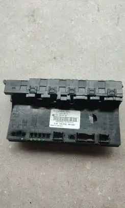 Mercedes-Benz CLS C219 Fuse module 2115456601