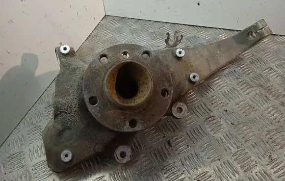 BMW 5 F10 F11 Front wheel hub