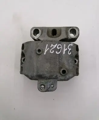 Volkswagen New Beetle Engine mount bracket 1J0199262
