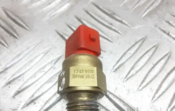 BMW 5 E39 Coolant temperature sensor 1741900