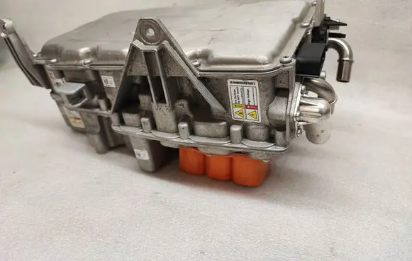 Volvo XC90 Voltage converter inverter 32144041