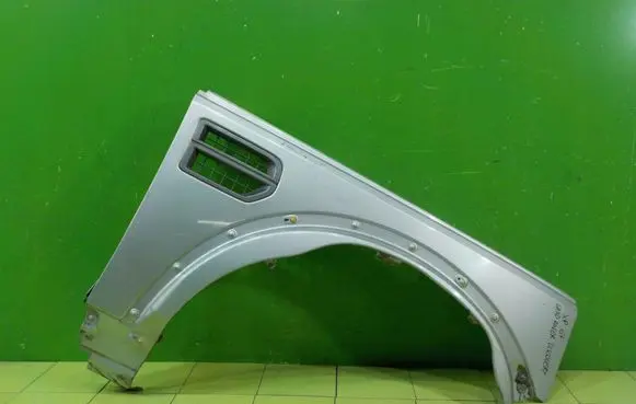 Land Rover Discovery Fender PRZOD PRAWY