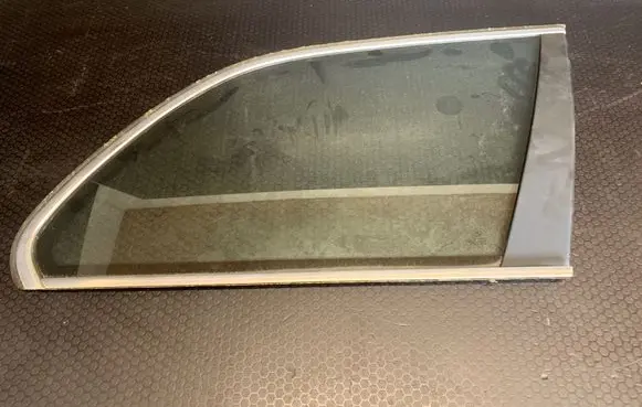 BMW 5 E39 Rear side window DOT24AS2M25 43R00049