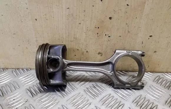 Volvo XC90 Piston with connecting rod 31460828