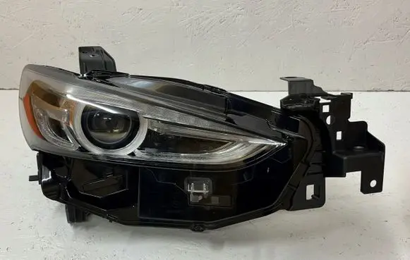 Mazda 6 Headlight/headlamp 51030