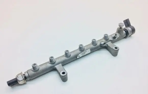 Audi Q7 4L Fuel main line pipe 05A130089 05A130090