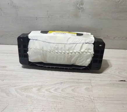 Mercedes-Benz CLA C117 X117 W117 Passenger airbag A1768600002 48713810700
