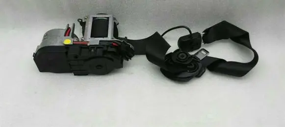 Mercedes-Benz S W221 Front seatbelt A2218603485
