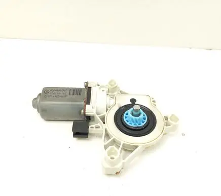 Mercedes-Benz CLA C118 X118 Front door window regulator motor A0009061507 A76199113