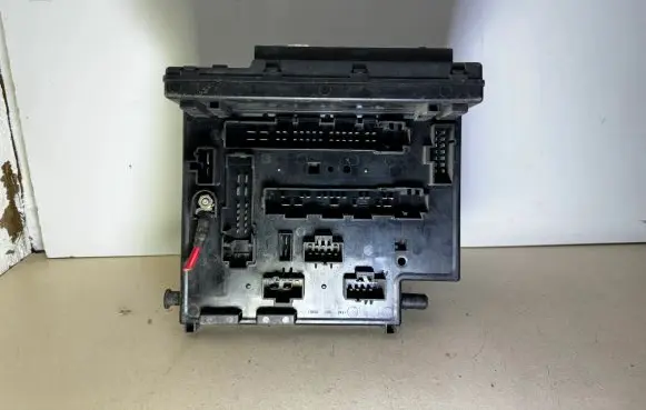 Ford Escort Fuse module 97AG14A073EC 97AG14A073