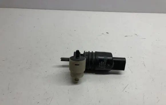 Mercedes-Benz E W212 Windscreen/windshield washer pump A2048660221