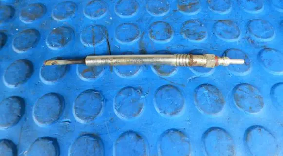 Opel Astra K Glow plug 55570037
