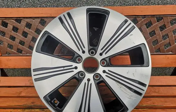 Mercedes-Benz EQA R18 alloy rim 