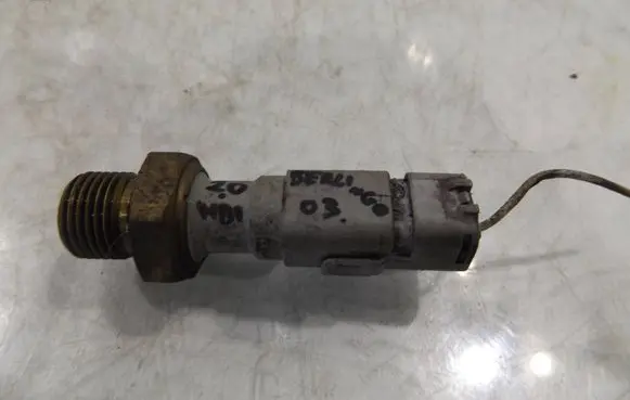 Citroen Berlingo Oil pressure sensor 