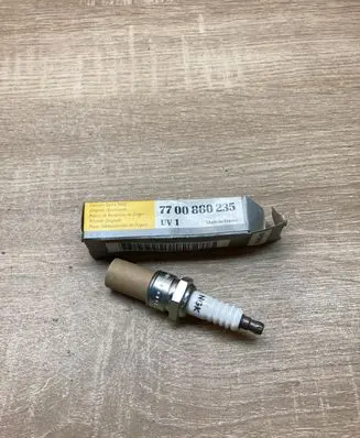 Renault Clio II Spark plug 7700860235 BP5ESZ