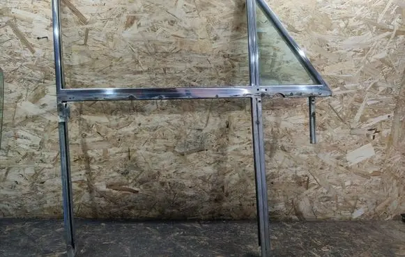 Rolls-Royce Silver Shadow Front door window/glass frame 