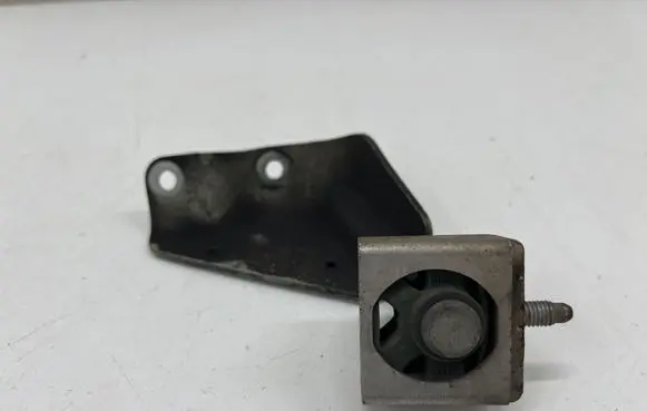 BMW 1 F20 F21 Muffler mount bracket/holder 8632096