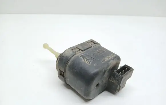 Audi A4 S4 B5 8D Headlight level adjustment motor 