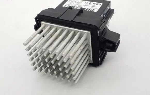 Ford Fusion II Heater blower motor/fan resistor DG9H19E624AA F011500104