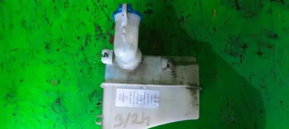 KIA Picanto Windshield washer fluid reservoir/tank