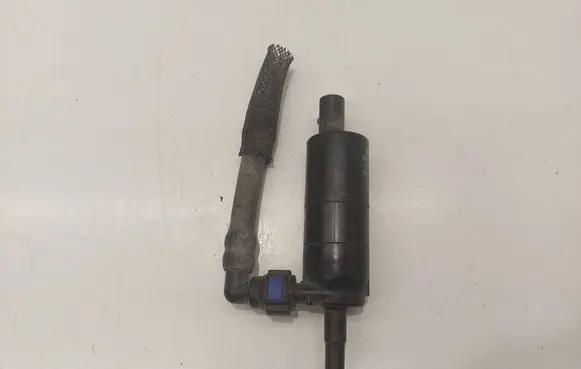 Skoda Octavia Mk3 (5E) Windscreen/windshield washer pump 6R0955681 3308603