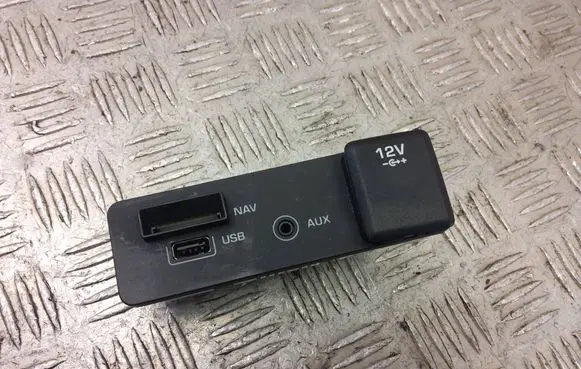 Land Rover Discovery 5 USB socket connector FK7219C166BD