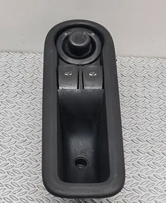 Renault Twingo II Electric window control switch 8200356515 8079000