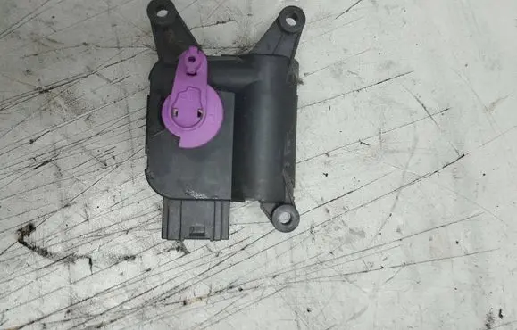 Audi A4 S4 B7 8E 8H Air flap motor/actuator 0132801300 663824GD 8E1820511A