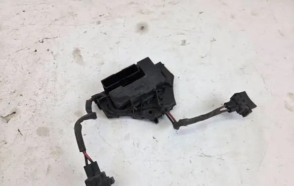 Saab 9-3 Ver2 Coolant fan relay 1379131