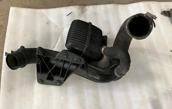 Audi Q5 SQ5 Intake resonator 8K0145832B 8K0145832