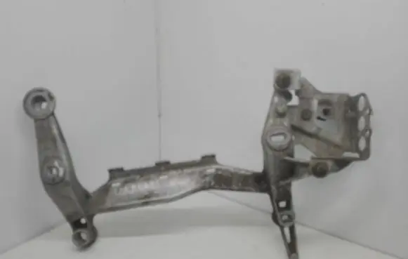 Volkswagen Touareg I A/C compressor mount bracket 7L6616879