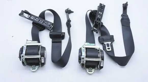 Mercedes-Benz Sprinter W907 W910 Front seatbelt A9078600100 061870