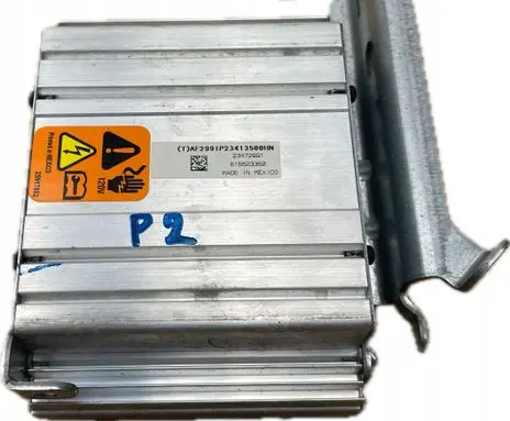 Cadillac Escalade IV Voltage converter/converter module 23472991