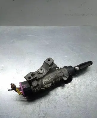 Volkswagen PASSAT B5.5 Ignition lock 4b0905851g