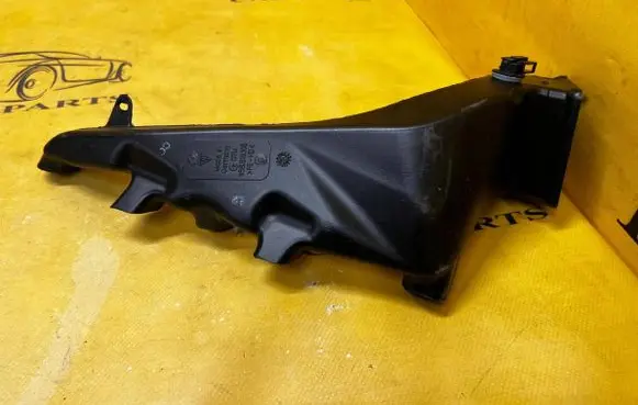 Porsche Macan (95B) Cabin air duct channel 95B819168