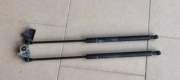 Lexus IS 220D-250-350 Tailgate/trunk strut/damper 534400W101 534500W081 2711YR0185N