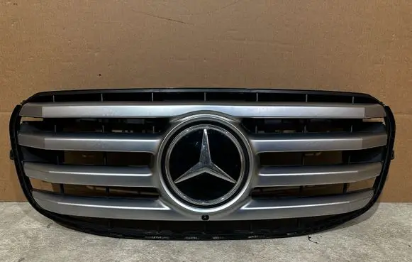 Mercedes-Benz GLS X167 Front bumper upper radiator grill A1678882201