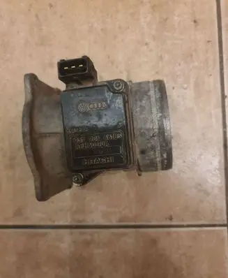 Audi A4 S4 B5 8D Mass air flow meter 037906461B AFH6010A